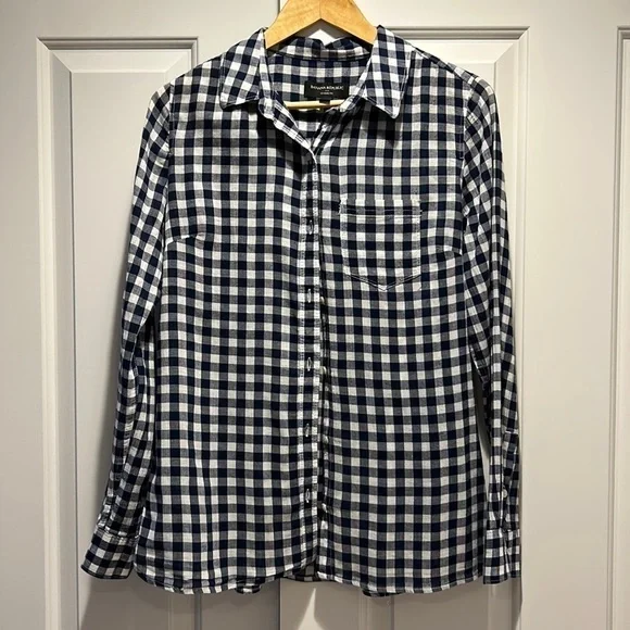 Banana Republic woman’s button down shirt - Picture 1 of 3